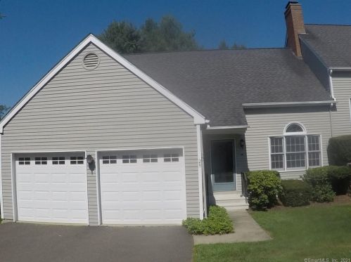 29 Woodbury Hl, Woodbury, CT 06798-2960