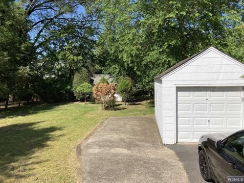 671 Delaware Ave, Ridgewood NJ  07450-5501 exterior