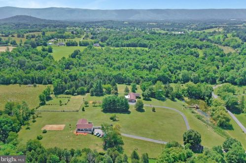 2204 Brook Creek Rd, Toms Brook VA  22660-2544 exterior
