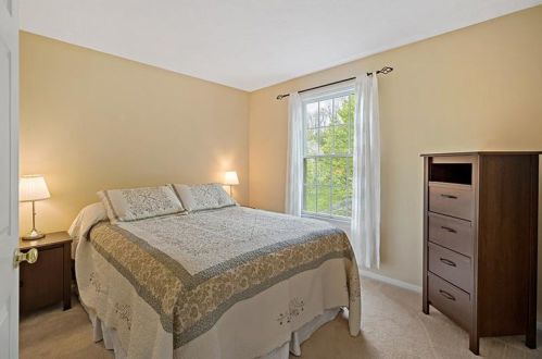 1049 Lakemont Dr, Bridgeville PA  15017-1264 exterior