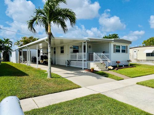 4104 Sandpine Cir, Boynton Beach, FL 33436-2660