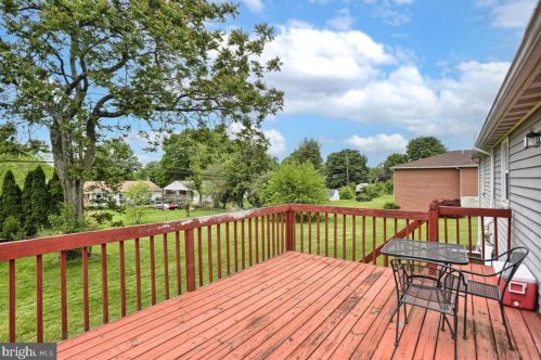 320 Mt Allen Dr, Navy Sup Dpt PA 17055-6165 exterior