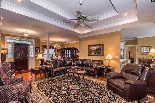 140 Clubhouse Dr, Cayce-West Columbia SC 29172-2584 exterior