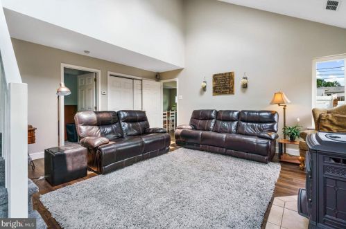 1009 Willow St, Southampton PA  18966-3435 exterior