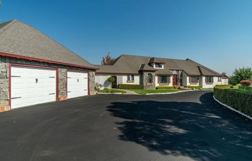 330 Arroyo Seco Dr, Hollister, CA 95023-9354