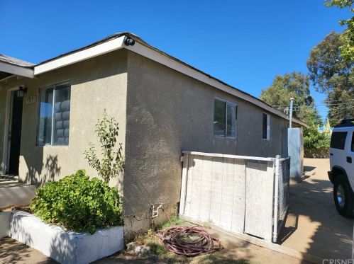 2213 Robinson St, Bakersfield, CA 93305-2864