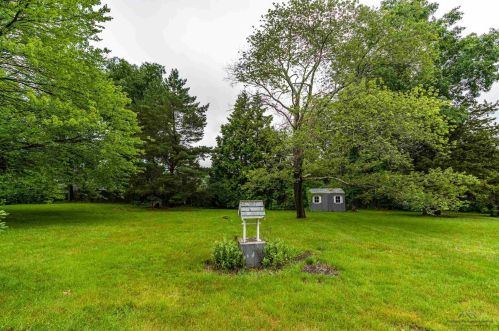 95 Wheeler Ave, Salem NH  03079-3494 exterior