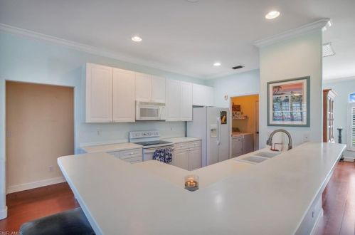 23379 Olde Meadowbrook Cir, Bonita Springs FL 34134-9115 exterior