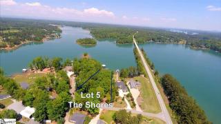 306 Shores Dr, Seneca, SC 29672-6989