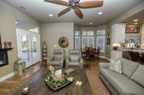 1955 Tuolumne Rd, Turlock CA  95382-8912 exterior