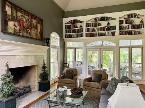 1579 King Charles Dr, Pittsburgh, PA 15237-1582