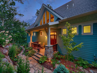 158 Black Oak Dr, Asheville, NC 28804-1834