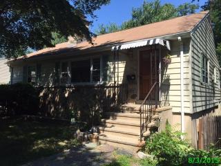 190 Pierce Pl, Bridgeport, CT 06604-2035