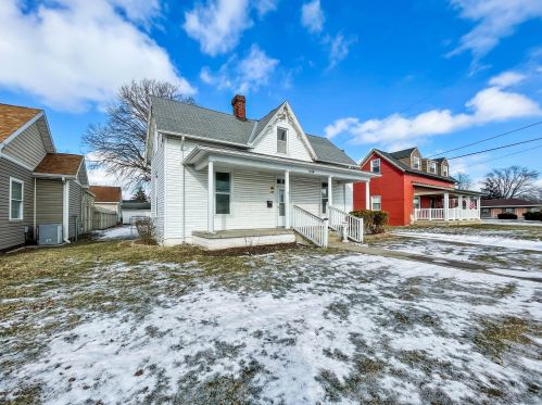 1514 Washington Ave, Washington Ch, OH 43160-2328