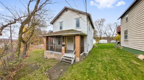 824 Penn Ave, New Brighton, PA 15066-1345