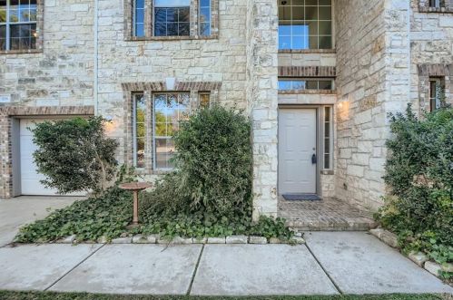 106 Parque Cir, Georgetown, TX 78626-4537