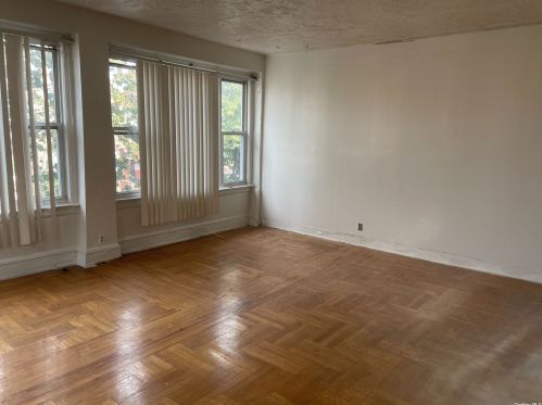 1319 Noble Ave, Bronx, NY 10472-1711