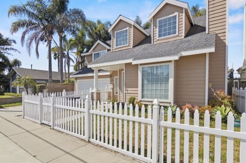 1813 Huntington St, Huntington Beach CA  92648-3131 exterior