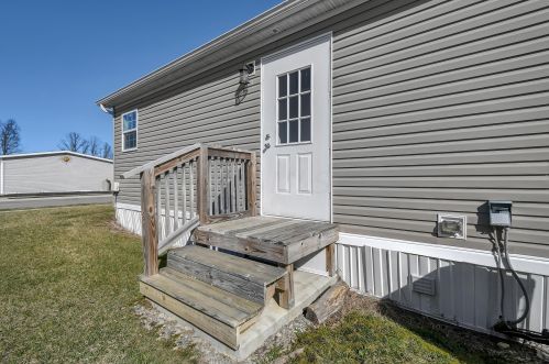 239 Rosie Ave, Pataskala OH  43062 exterior