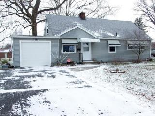 216 Valleyview Ave, Canton, OH 44708-5431