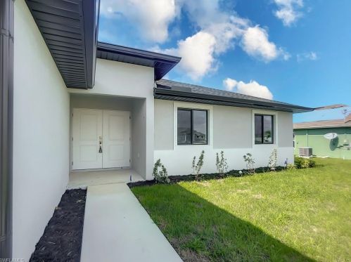 1237 41st St, Cape Coral, FL 33909-6215