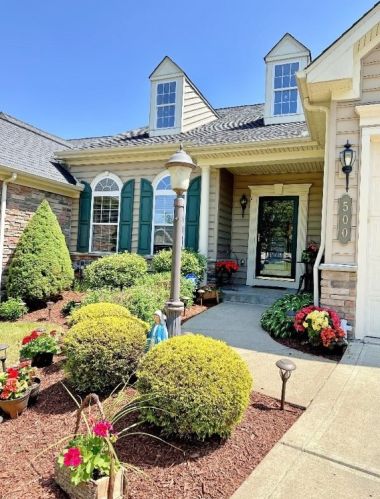 500 Azalea Ln, Bridgeville, PA 15017-3802