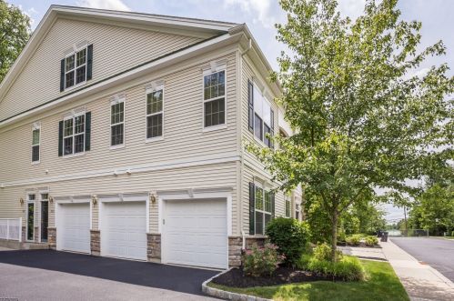 1603 Brook Hollow Dr, Whippany NJ  07981 exterior