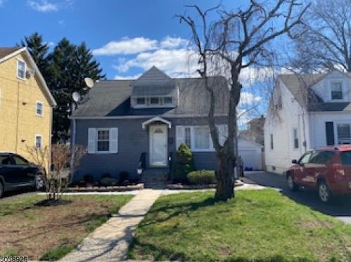 222 3rd Ave, Manville, NJ 08835-1314