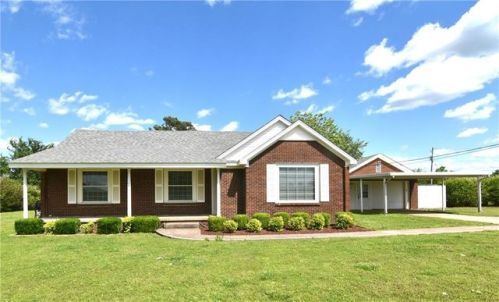 904 Coker St, Greenwood, AR 72936-5524