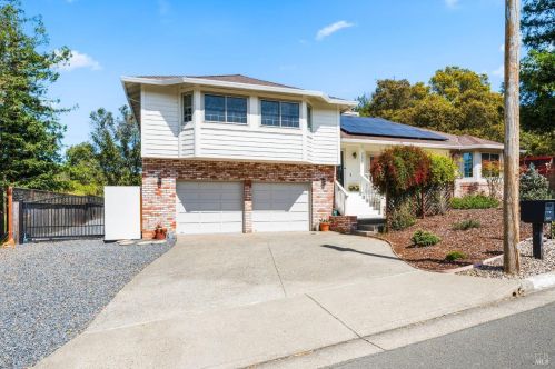 3897 Rock Springs Dr, Santa Rosa, CA 95405-5595