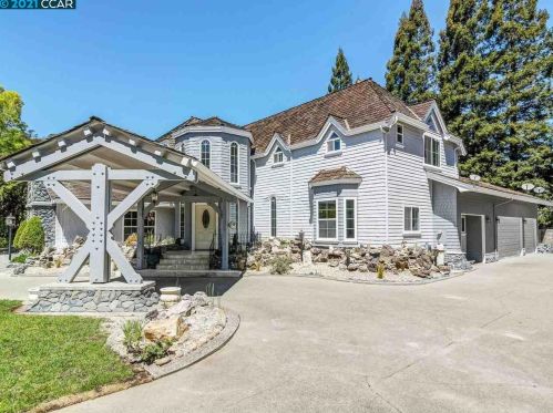 5005 Blackhawk Dr, Danville, CA 94506-4559