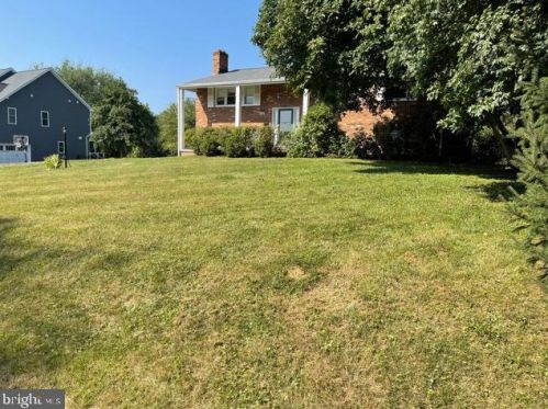 844 Constellation Dr, Great Falls, VA 22066-2503