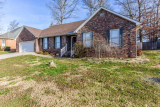 2241 Argonne Dr, Maryville, TN 37804-6220
