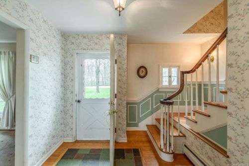130 Ridgeview Rd, Poughkeepsie, NY 12603-4264