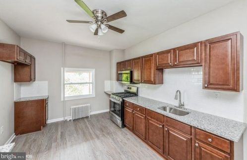 18 Jury St, Highspire PA  17034-1010 exterior