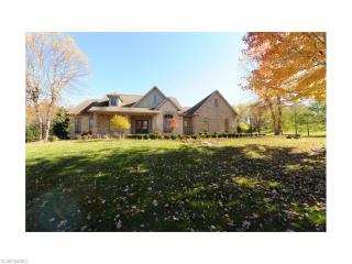 4840 Nobles Pond Dr, Canton, OH 44718-3846