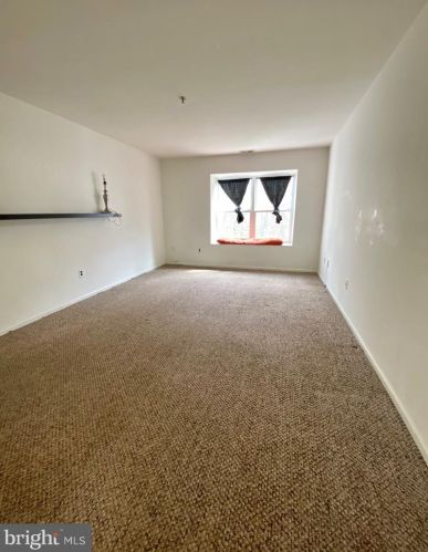 224 Stone Hurst Ct, New Castle DE  19720-3947 exterior