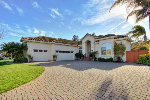 3167 Shelter Cove Ln, Elk Grove, CA 95758-4654