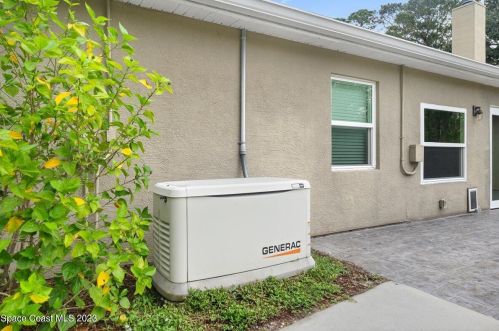 3381 Peroutka Ln, Cocoa FL 32927-3719 exterior