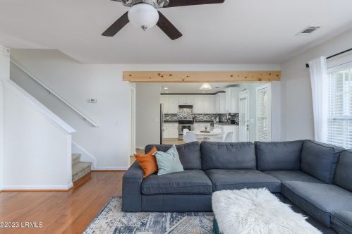 8 Waccamaw Way, Beaufort SC  29906-6002 exterior