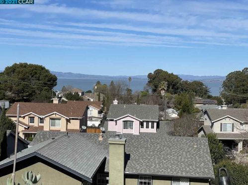 500 Lopes Ct, Pinole, CA 94564-1972