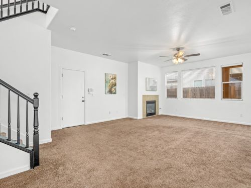 4478 Artemisa Dr, Fresno CA  93722-6450 exterior