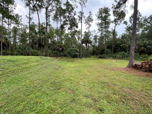 4733 10th Ave, Naples FL  34117-9144 exterior