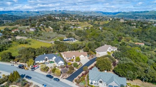 245 Plancha Way, Pismo Beach CA  93420-4611 exterior