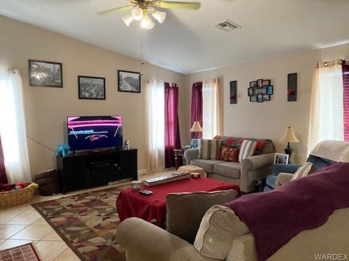 4265 Chorro Dr, Bullhead City, AZ 86426-6254
