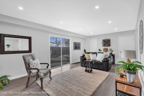 13 Salisbury Ave, Middletown NJ  07748-5240 exterior