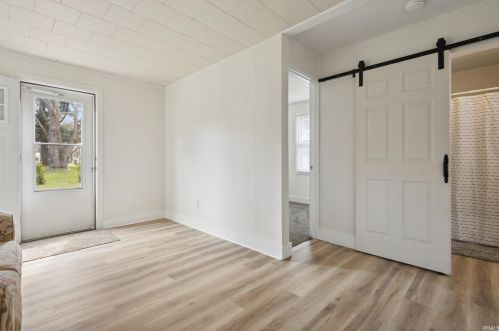 14223 Day Rd, Mishawaka, IN 46545-4525