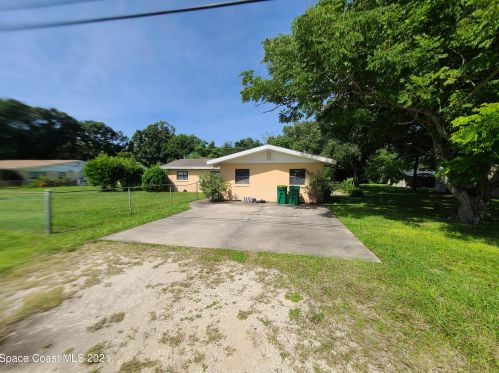 2570 Pine Ave, Mims FL  32754-2200 exterior