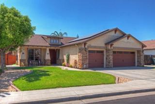 3268 Ryan Ave, Clovis, CA 93611-5592
