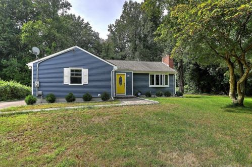 46 Robinwood Rd, Bridgeport, CT 06611-4924